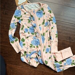 NWT Angel Dear Bamboo Hydrangea Zip Pajamas